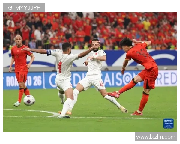 中国足球迎战巴林队全力争胜展现实力与信心